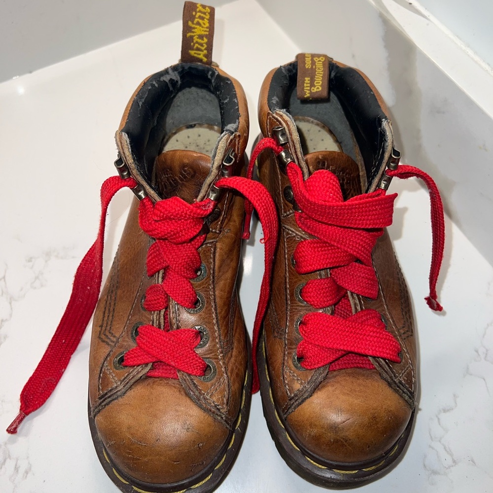 Vintage Dr Martens, brown leather size 5UK (US7)